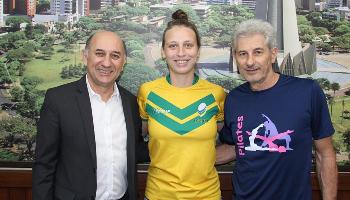 Maringaense representa o Brasil em sorteio para Copa Mundial de Rugby em Londres Maringaense representa o Brasil em sorteio para Copa Mundial de Rugby em Londres