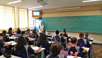 Alunos da rede estadual retornam às escolas nesta quarta-feira (5) 