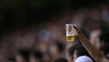 Venda de bebidas alcoólicas em estádios do Paraná será julgada em plenário 