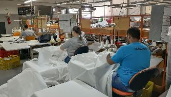 Costureiros se unem para fazer máscaras e aventais 