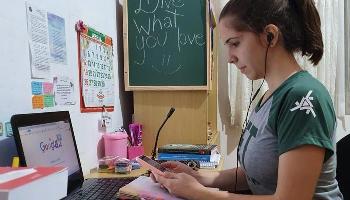 Acadêmicos da UEM mantém contato com idosos pela internet 