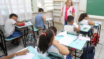 Rede municipal de ensino prevê reposições de aula presencial  