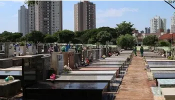 Maringá completa ano de pandemia com mais de 3 mil mortos, maior índice desde 2003 Maringá completa ano de pandemia com mais de 3 mil mortos, maior índice desde 2003