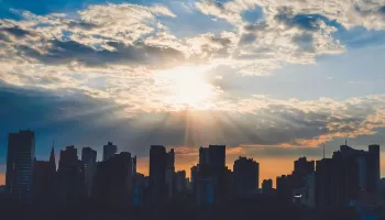 Primeira semana de 2022 tem calor com pancadas de chuva em Maringá 