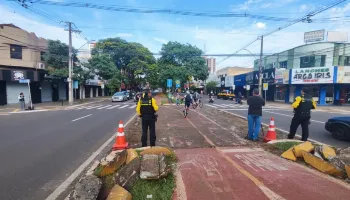 Cruzamento da Avenida Brasil com a Rua Basílio Sautchuk, no centro de Maringá, é reaberto 