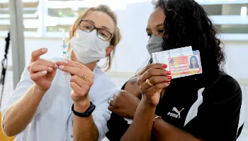 Vacinação é destinada à repescagem de grupos prioritários nesta quarta-feira (4) 