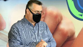 Paraná pode iniciar vacinação contra covid-19 de adolescentes entre 12 e 17 anos na próxima semana 