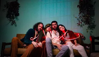Little B. and the Mojo Brothers realiza o espetáculo Sunshine Comes Today neste domingo (2) 