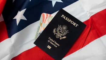 Saiba como a nova política de “vigilância contínua” pode afetar a emissão do visto americano 