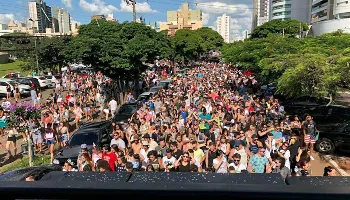 Vereadores de Maringá pedem cancelamento do Carnaval de 2022 