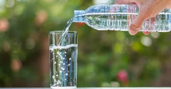 Anvisa interdita marca de água mineral por contaminação de coliformes 
