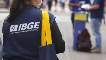 IBGE anuncia concurso com vagas em 500 cidades e salários de R$ 2,6 mil a R$ 4,3 mil 