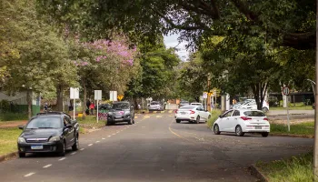 Rua do CAP na UEM passa de mão dupla para mão única a partir desta segunda-feira (20) Rua do CAP na UEM passa de mão dupla para mão única a partir desta segunda-feira (20)