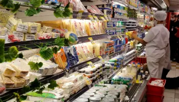 Inflação dos alimentos desacelera para 0,61%, mostra pesquisa do IBGE 