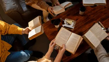 UEM terá projeto de literatura para cumprimento de penas alternativas; entenda UEM terá projeto de literatura para cumprimento de penas alternativas; entenda