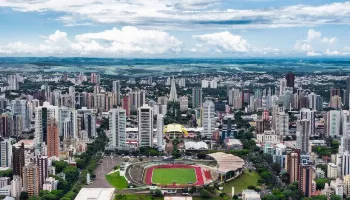 Tempo fica abafado em Maringá neste final de semana; há possibilidade de chuva 