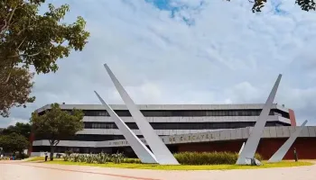 Prefeitura de Cascavel abre 50 vagas para professores temporários; salários chegam a R$ 3,5 mil 