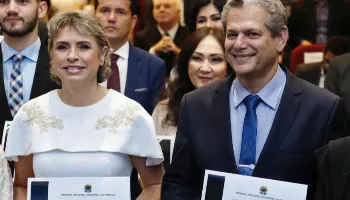 Silvio Barros e Sandra Jacovós tomam posse como prefeito e vice-prefeita de Maringá 