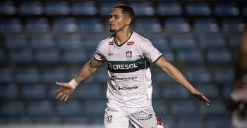 Maringá FC faz gol nos acréscimos e empata com o Floresta fora de casa