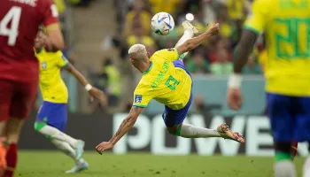 Brasil vence a Sérvia por 2 a 0 em estreia na Copa 