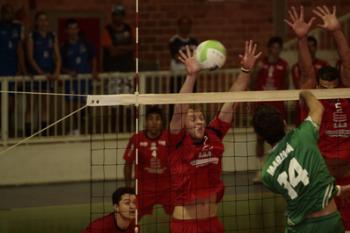 Maringá se isola na liderança dos Jogos Abertos 