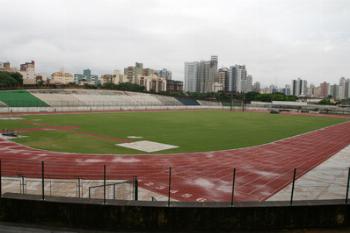 Secretário Estadual para Assuntos da Copa 2014 elogia estrutura esportiva de Maringá 