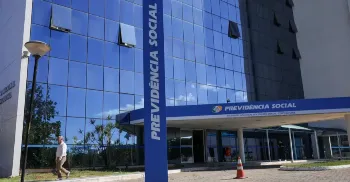 Nova regra do INSS dispensa biometria facial para contratação de empréstimos; entenda 
