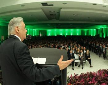 No aniversário da ACIM, FHC faz palestra para 3 mil pessoas 