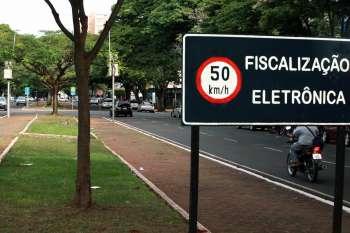 Avenida Cerro Azul lidera abuso de velocidade dos motoristas 