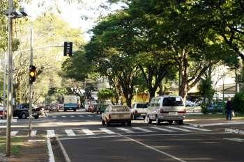 Rua Pioneiro Virgílio e cruzamento das avenida Brasil com Riachuelo lideram infrações de trânsito 