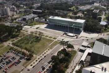 Imóveis no Centro Cívico viram patrimônio histórico do Paraná 
