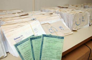 Mais de 85 mil veículos circulam sem documentação no Paraná 