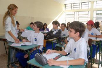 Escolas estaduais do Paraná terão turmas menores a partir de 2012 