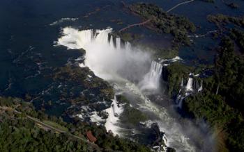Cataratas do Iguaçu fica entre as sete novas maravilhas da natureza 