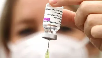 Entenda os efeitos colaterais da AstraZeneca e porque eles são importantes na imunização 