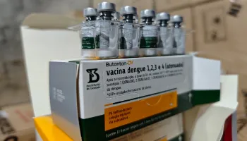 Paraná recebe 31,5 mil doses da vacina contra a dengue e amplia proteção de profissionais da saúde 
