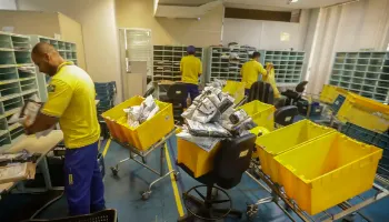 Plano de reestruturação dos Correios prevê demissão voluntária e fechamento de agências 