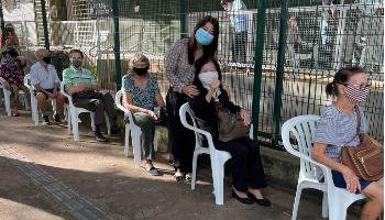Idosos com mais de 84 anos podem ser vacinados nesta segunda-feira (1°) Idosos com mais de 84 anos podem ser vacinados nesta segunda-feira (1°)