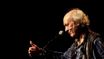 Erasmo Carlos se apresenta neste sábado (4) em Maringá com show gratuito na Praça da Catedral Erasmo Carlos se apresenta neste sábado (4) em Maringá com show gratuito na Praça da Catedral