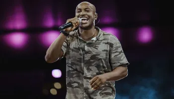 Thiaguinho e Israel e Rodolffo comandam a noite de shows deste sábado (7) na Expoingá 2022 