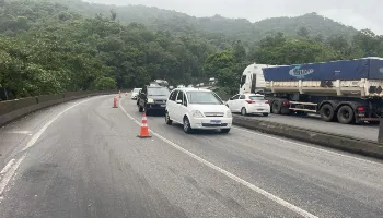 BR-277 tem restrição de tráfego pesado neste final de semana BR-277 tem restrição de tráfego pesado neste final de semana