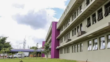 Unila abre concurso público para professores com salários de R$ 13,2 mil 