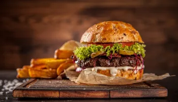 Guia Gastronômico: conheça as 7 melhores hamburguerias de Maringá 