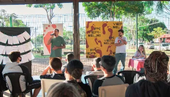Coletivo Pé Vermelho abre inscrições para projeto de Residência Poética do Festival de Poesia 