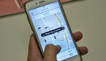 Uber é condenada a pagar R$ 1 bilhão por danos morais e plataforma deverá registrar motoristas 
