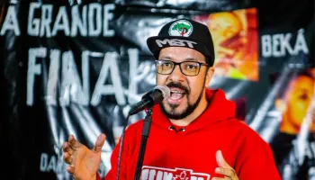 Coletivo Pé Vermelho promove oficina "A Poesia Slam" com Emerson Alcalde 