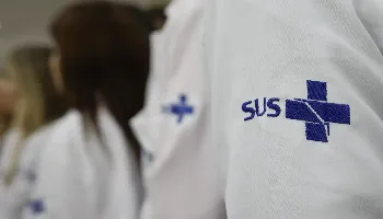 Número de exames para rastrear câncer de intestino triplica no SUS 
