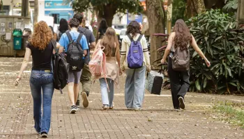 Paraná registra queda no número de jovens “nem-nem”, aponta IBGE 