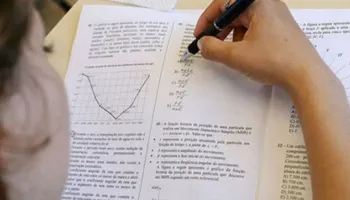 Colégio Marista oferece aulão gratuito para vestibulares da UEM 