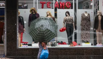 Procon-PR alerta sobre prazos de entrega e troca de presentes de Dia dos Namorados